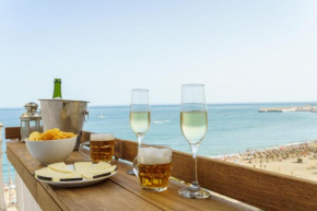 MP4-Beachfront Enjoy breakfast facing the Ocean